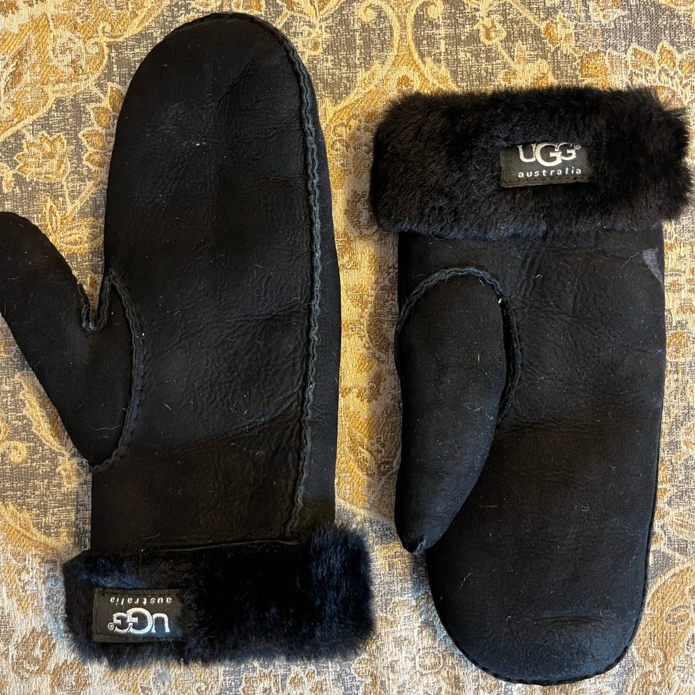 UGG mittens